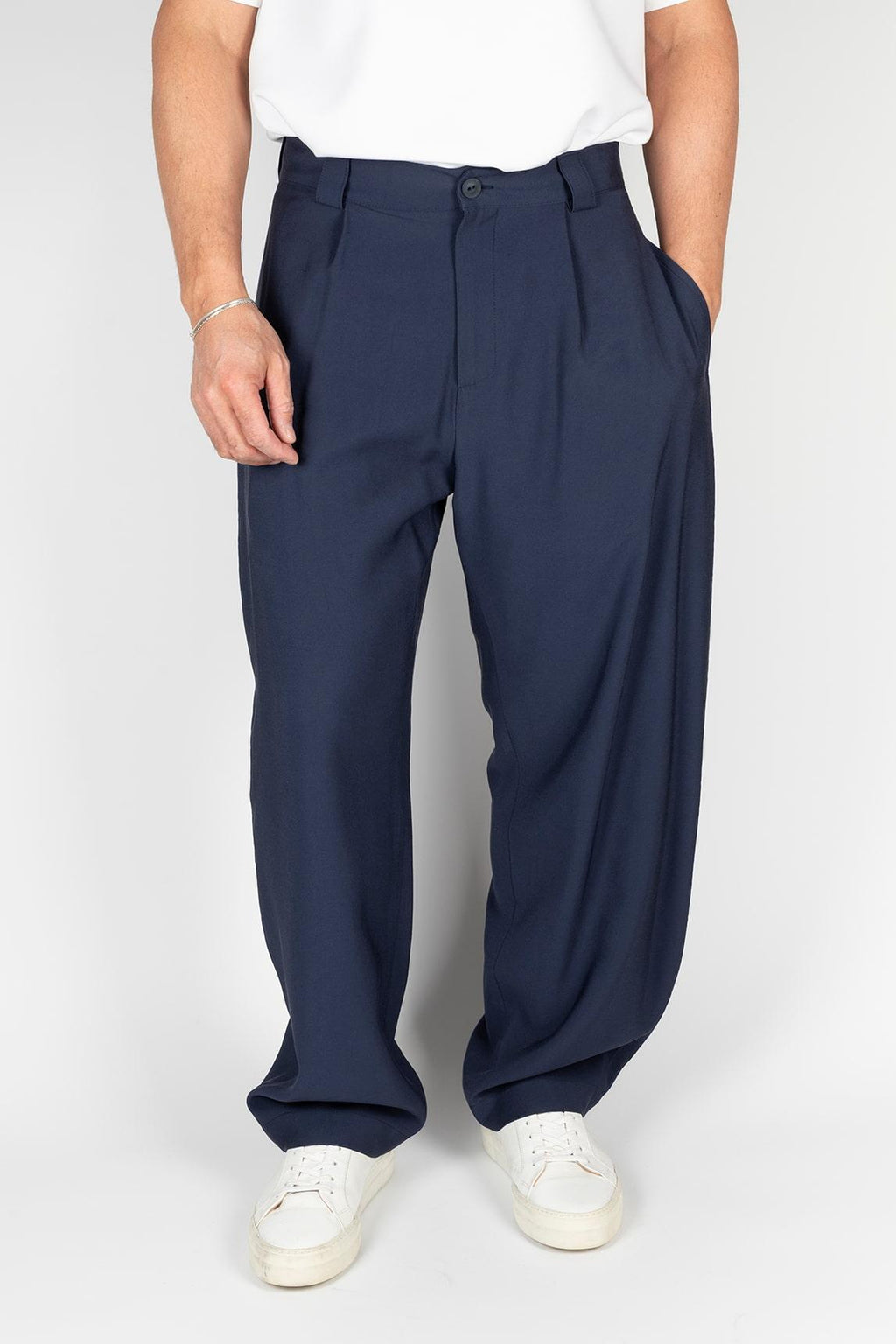 Rivern navy blue trousers