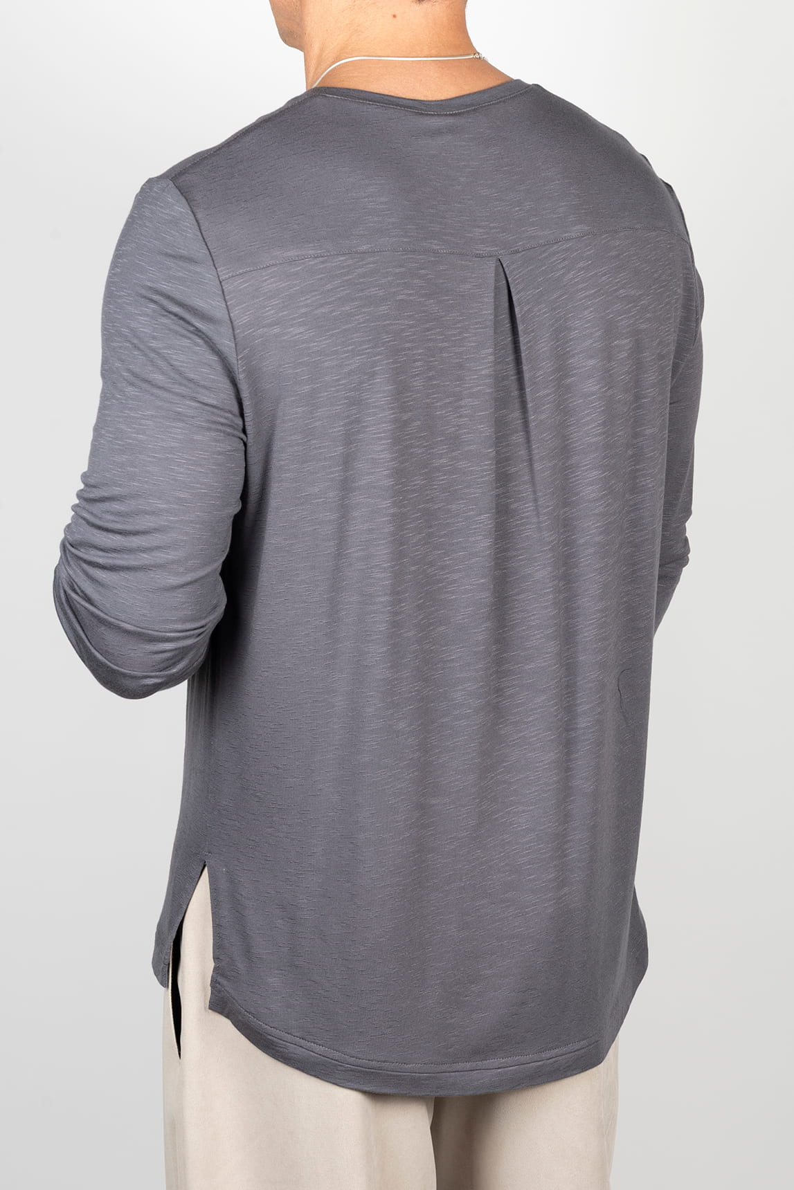 Grey long-sleeved t-shirt with pocket
