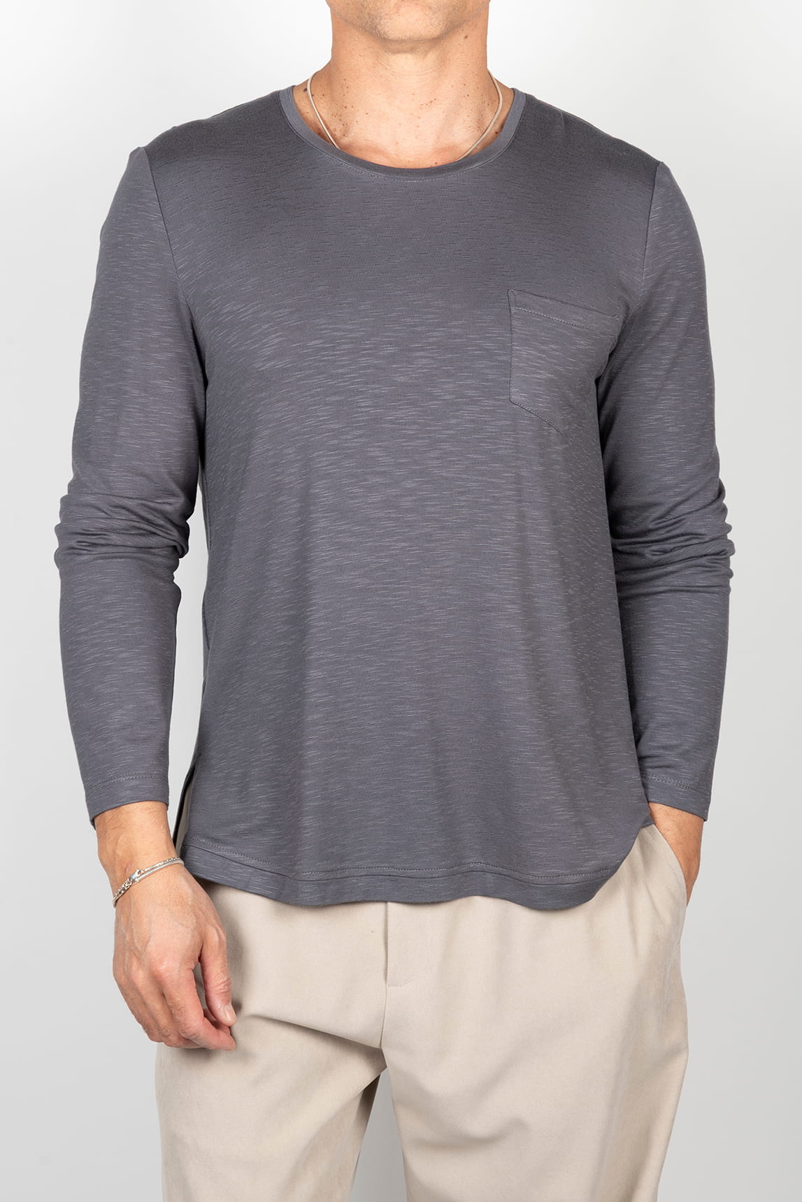 Grey long-sleeved t-shirt with pocket