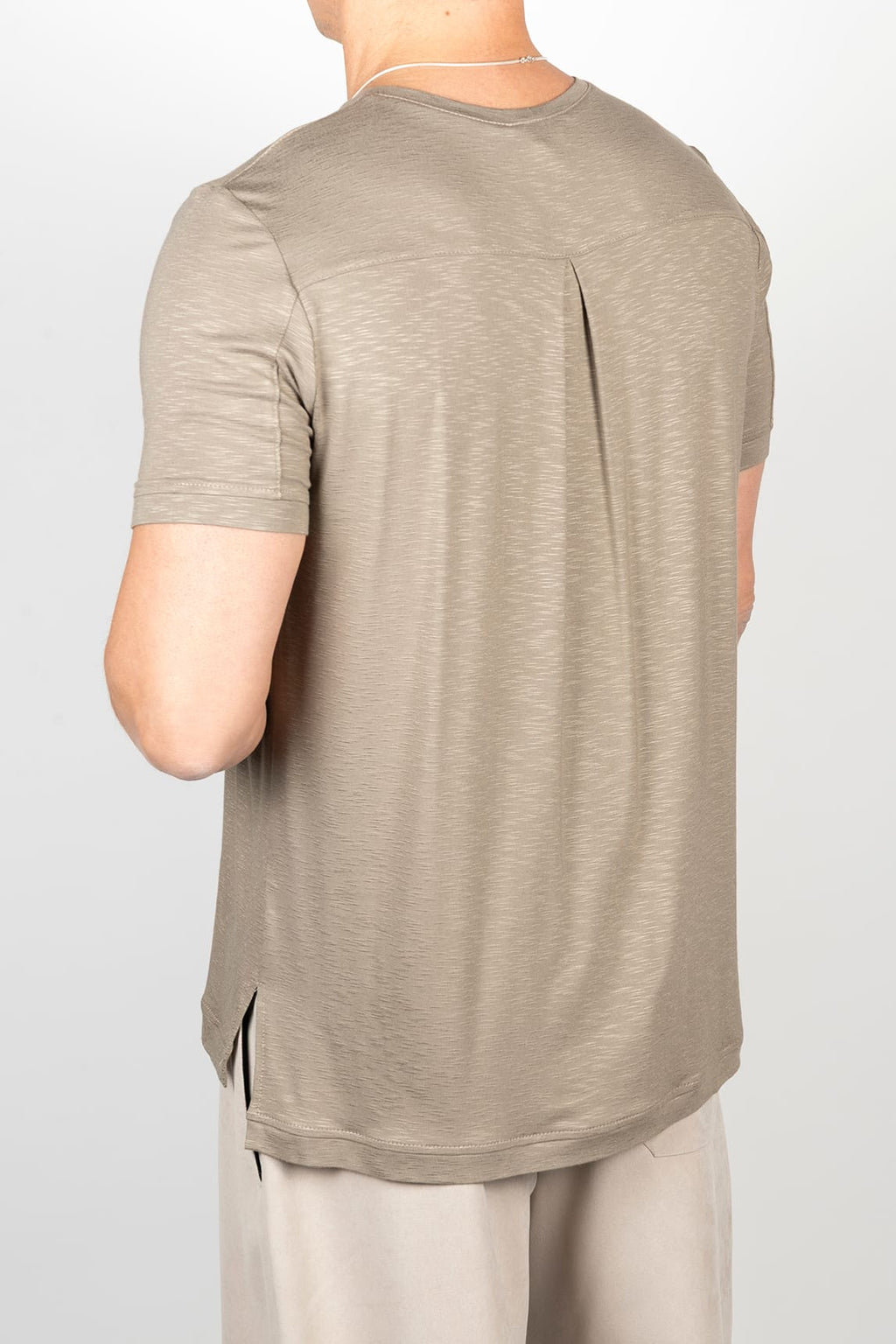 Sand-colored short-sleeved t-shirt with pocket