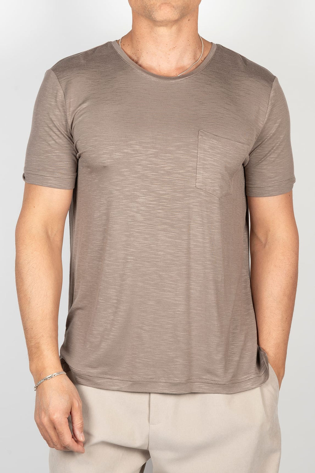 Taupe short-sleeved t-shirt with pocket